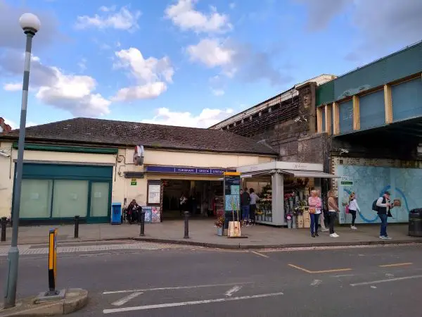 Turnham Green station